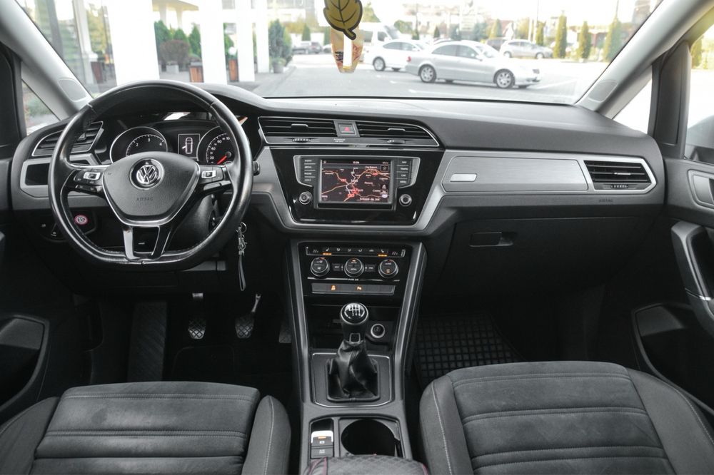 Vand VW Touran 7 locuri, 2.0 diesel, 150 cai putere, euro 6
