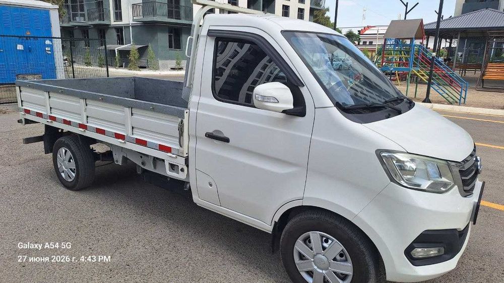 Changan T3  автомашинаси сотилади.
