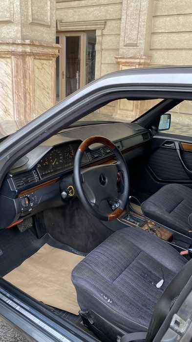 Мерс 124 2.3  автомат Mercedes 124