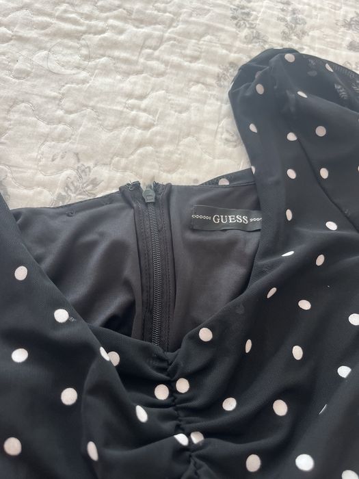 Рокля в черно на бели точки  Guess