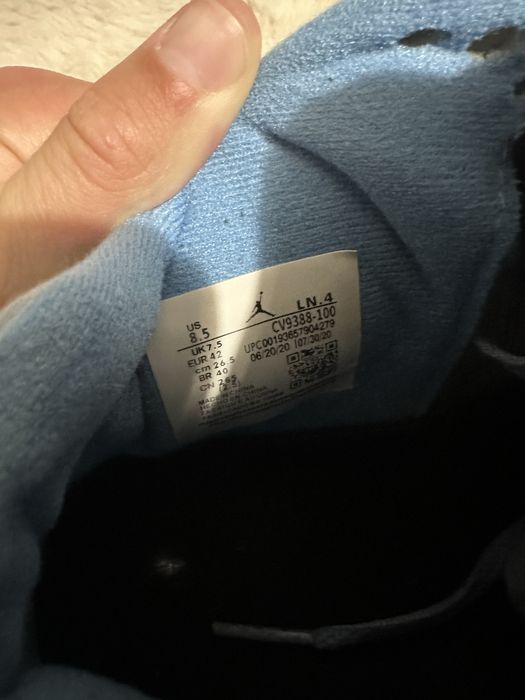 Jordan 4 University Blue