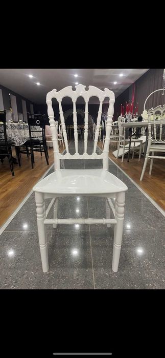 Vand mese si scaune noi sau sh