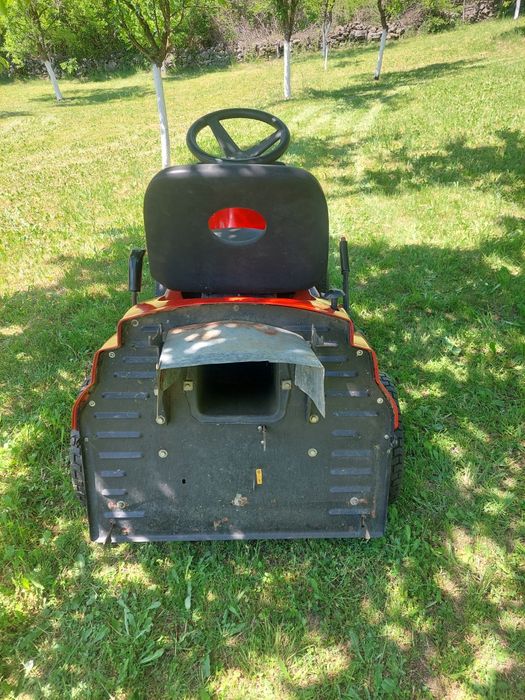 Градинска техника - тракторна косачка