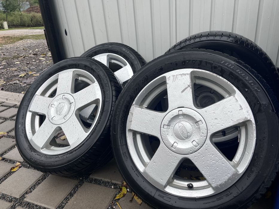 Vând set cauciucuri cu jante