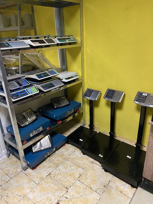 Весы  торговые настольные.