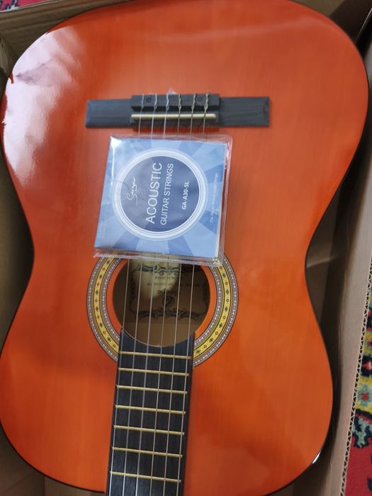 Гитара новая продам