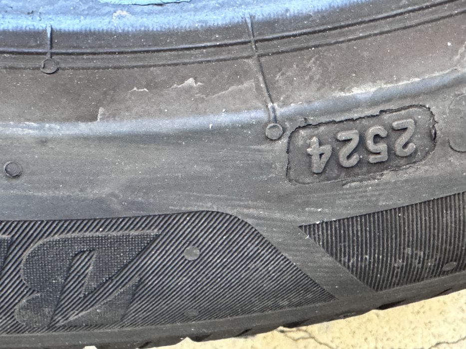 225/50/R17 Bridgestone Blizzak 2бр зимни dot2524