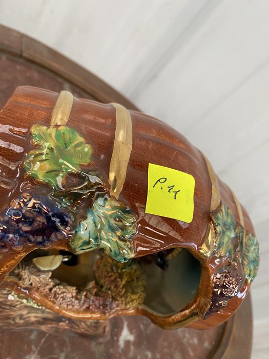 Италианска порцеланова фигура лозов масив