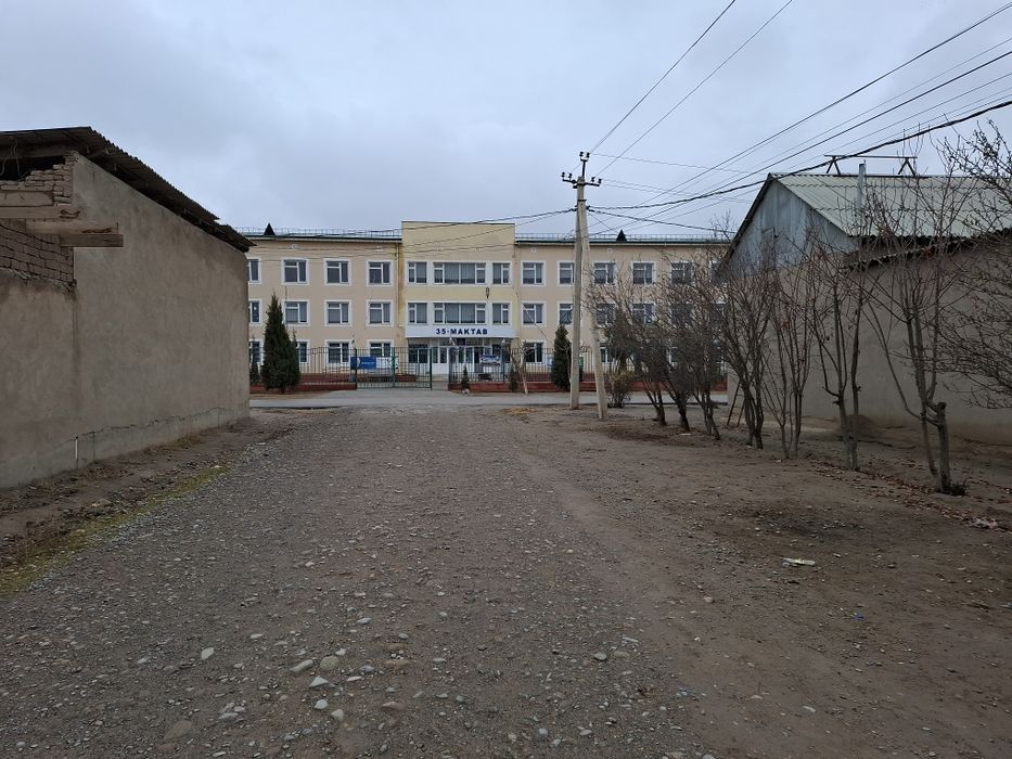 Срочно 4 сотихли ер 3 хона ва 1 катта фоеси билан сот