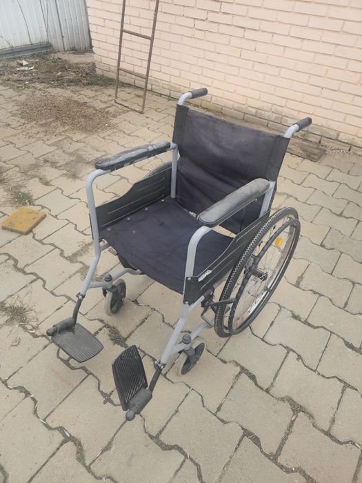 Продам инвалидную каляску б/у