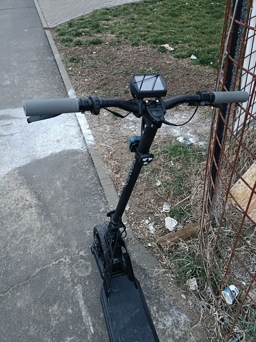Vând sau schimb cu ipone trotineta kugoo G2 pro