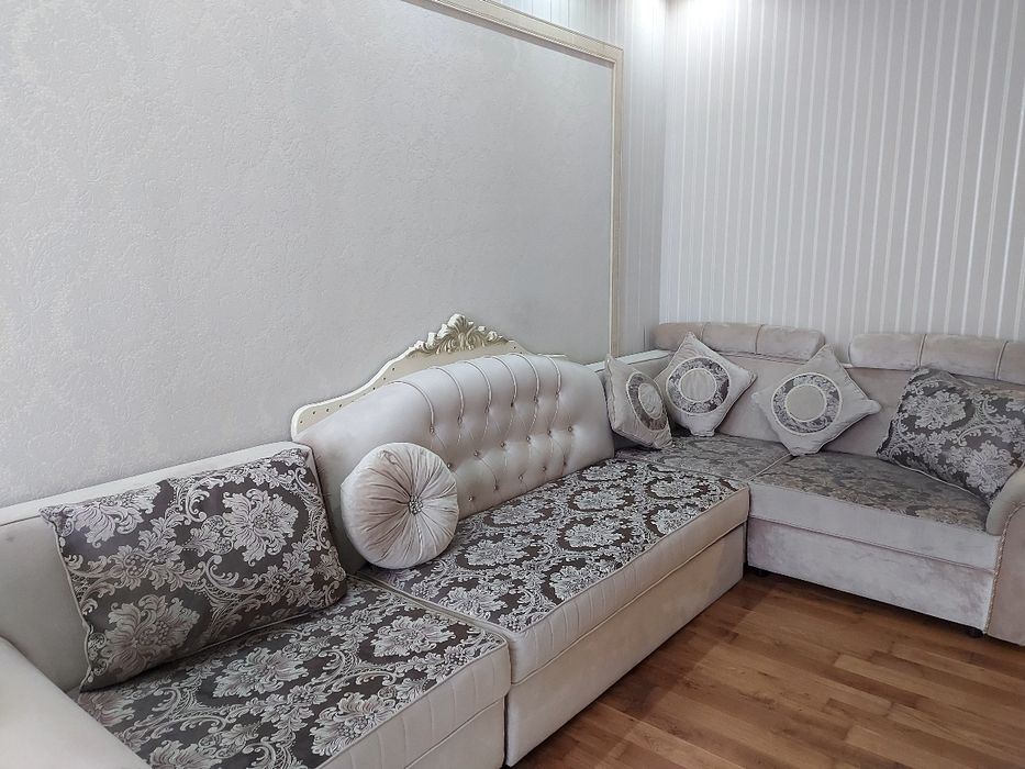 Продам диван угловой