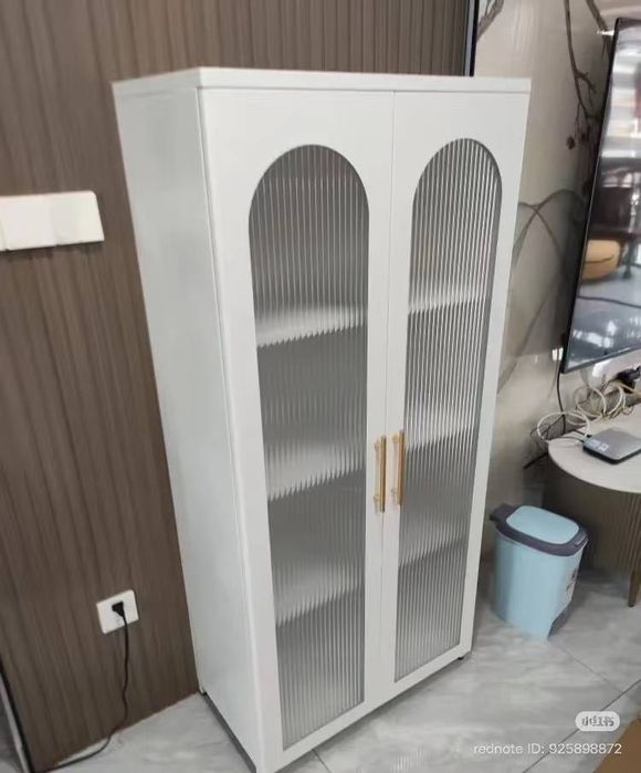 Шкаф стеклянный в гостиную | Mehmonxona uchun oynali vitrina shkaf