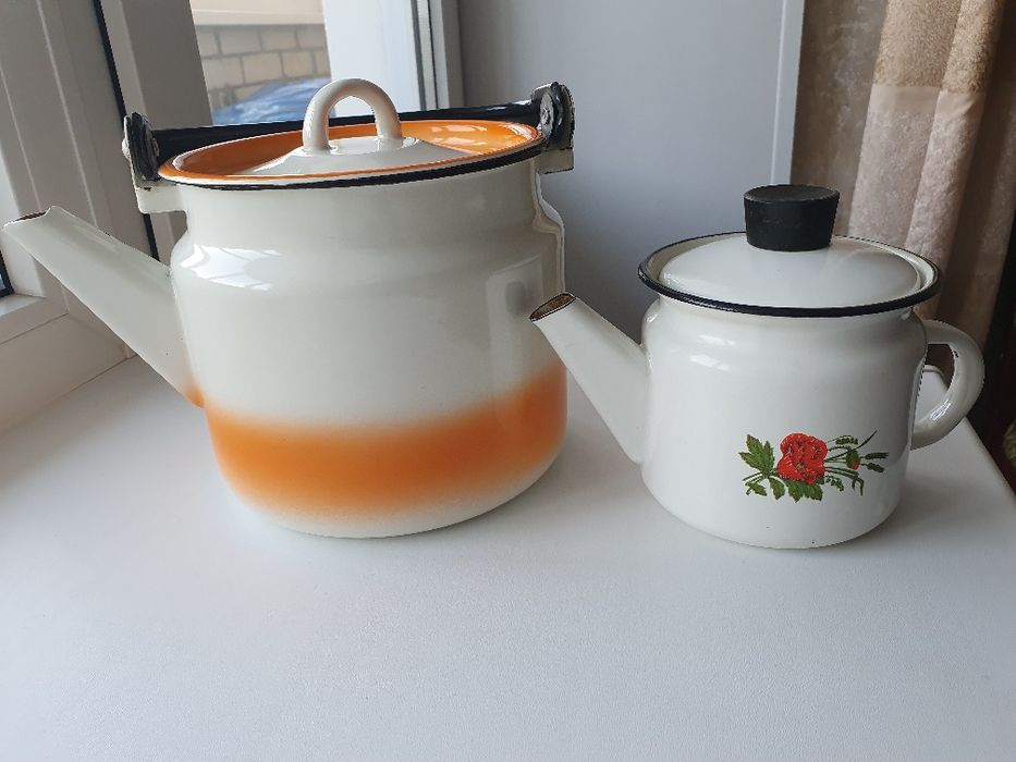 Продам эмалированные чайники.