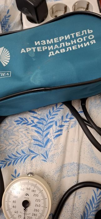 Продам измеритель давление