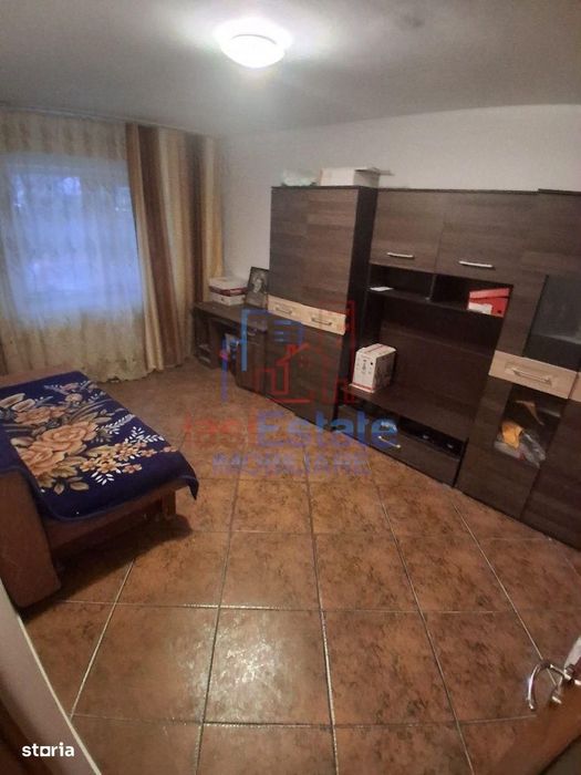 Apartament cu 4 camere la parter - zona Galata