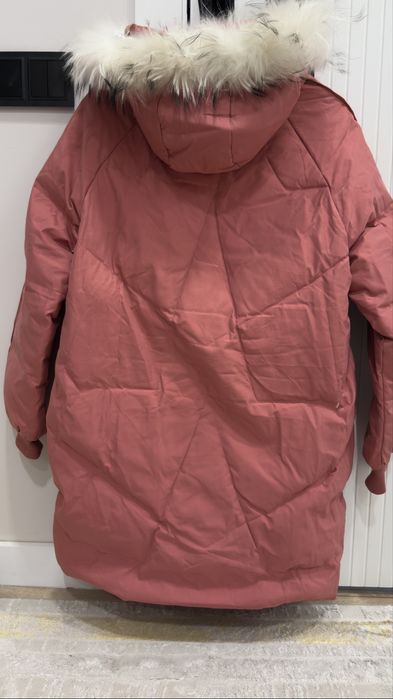 Продам пуховик для девочек