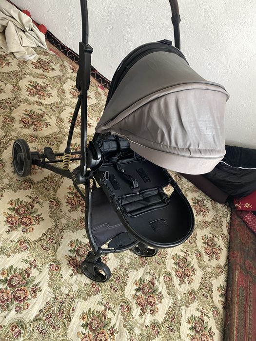 прогулочная детская коляска