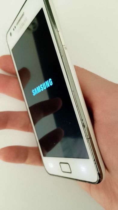 Samsung Galaxy S II Plus, бял, с оригиналната кутия