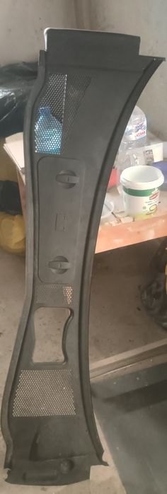 Кора над акумулатора и лайсна от към шофьорска предна страна за Passat B5.5