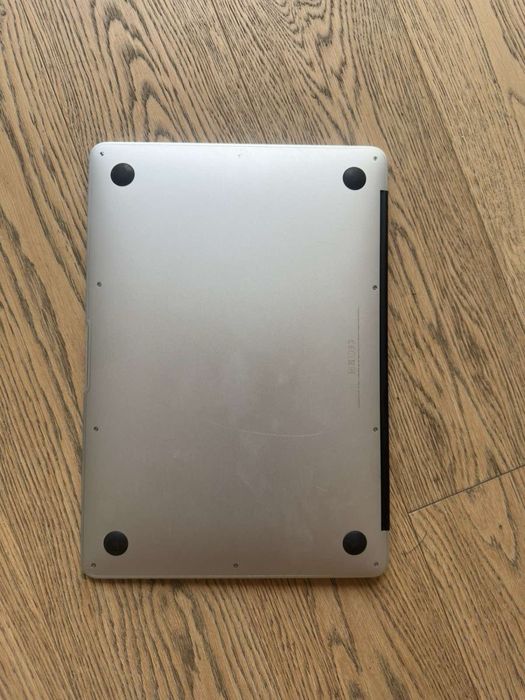 MacBook Air 13 inch - почти не е ползван