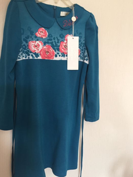 продам детское платья бальное платье и обычное