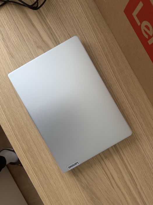 Продавам Lenovo IdeaPad Slim 5 14IRL8  / В гаранция до 09.2026 /