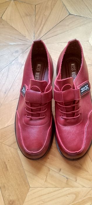 Новые кожаные мокасины.