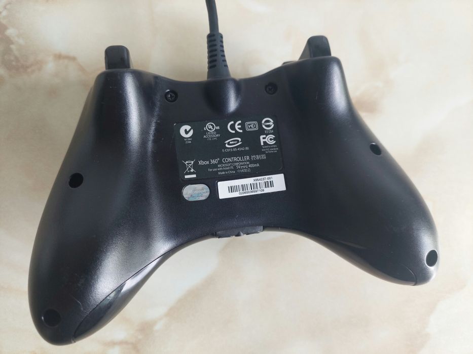 [Xbox360] Vând manetă / controller / joystick original pentru Xbox 360