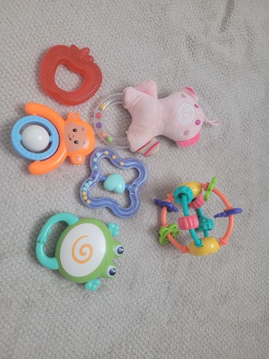 Jucarii zornaitiare si pentru dentitie