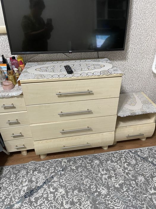 Продам шкаф комод тумбу