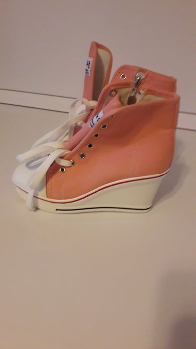 Продам ботиночки