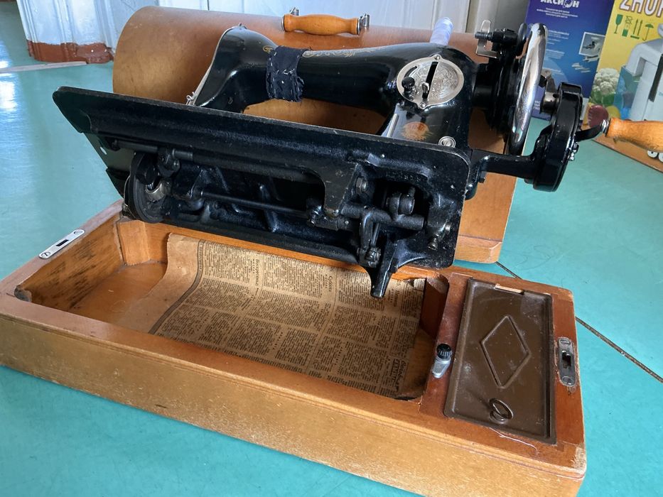 Швейная машинка ручная б/у