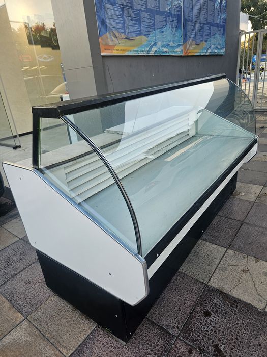 Холодилник ветрина