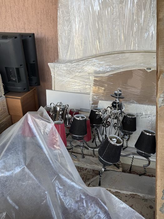 Люстры навесные, настенные