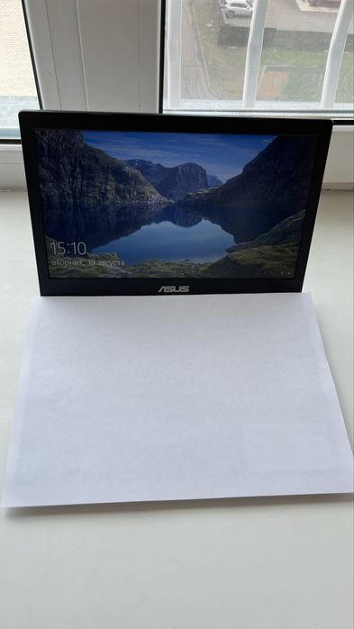 Продам ноутбук ASUS E210M / Intel Celeron N4020 / SSD 128 gb /RAM 4gb