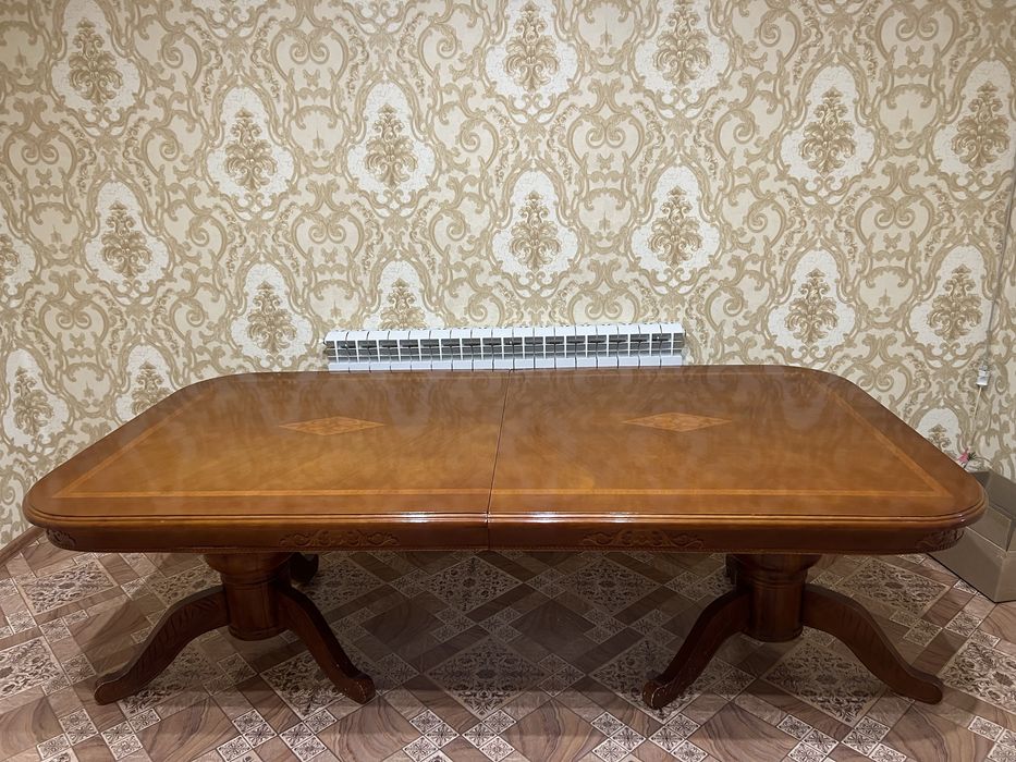 Продам гостевой стол