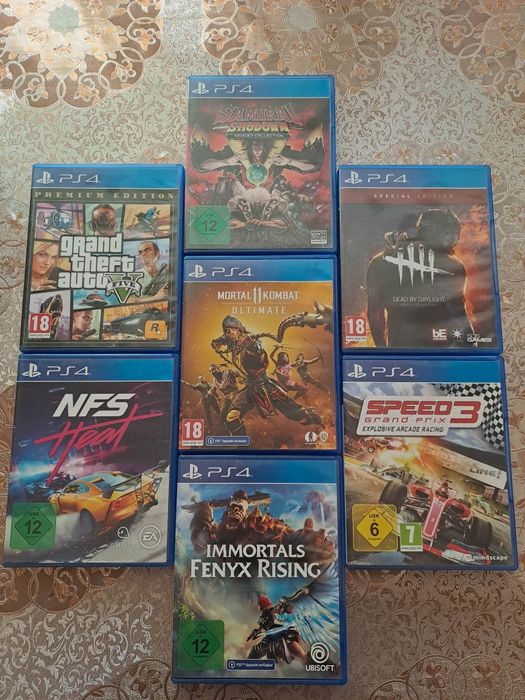 Pachet PlayStation 4 500GB + 2 Manete Originale + Cameră PS4 + Dock Încărcare + 8 Jocuri