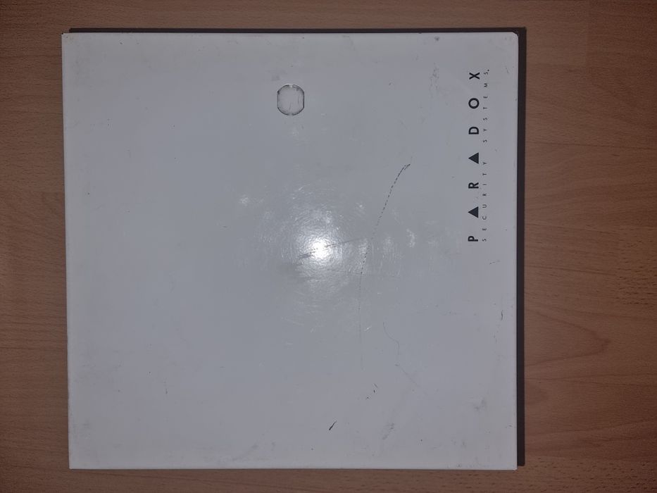 Kit sistem de alarma paradox sirena senzori antiefractie