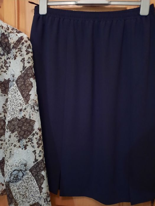 Compleu asortat bleumarin mărimea 44-46