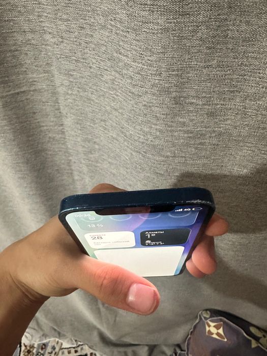 продаю айфон 12