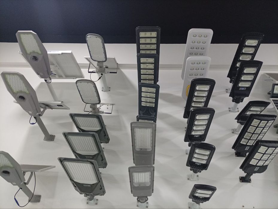 Projektor yoritgich led lampa solar led солничний проектор прожектор