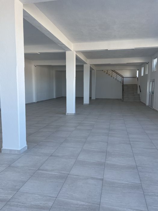 Дава се под наем Магазин в Разлог - 450 кв.м за 1133.22 € - Снимка #2