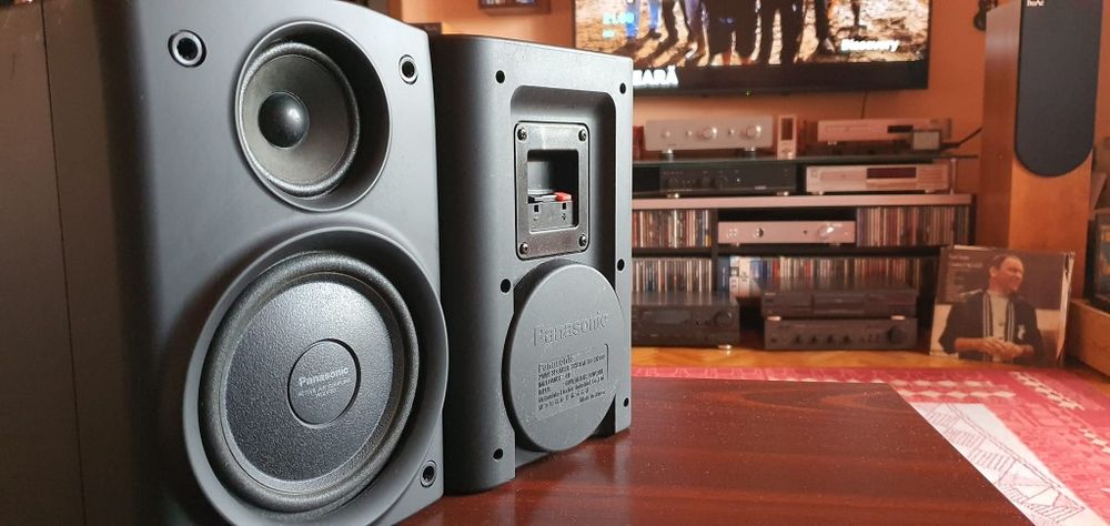 Boxe bookshelf Panasonic
