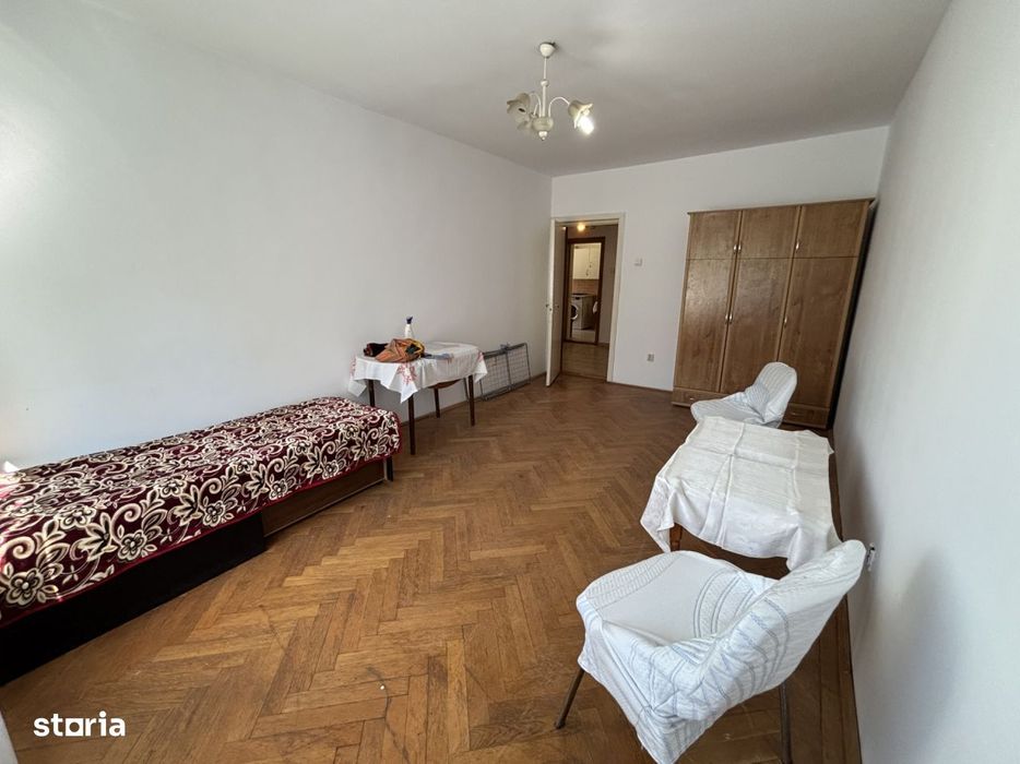 Apartament 3 camere zona Livada Postei