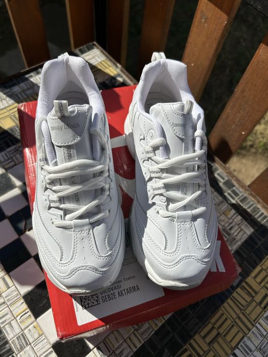 Pantofi sport / adidasi / sneakers