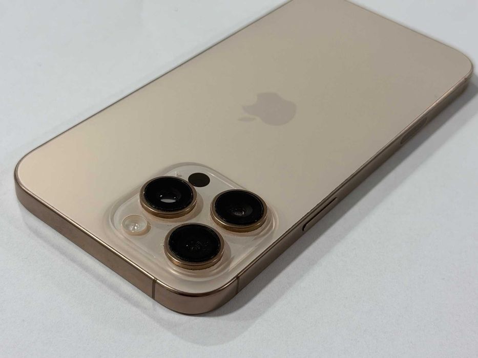 iPhone 16 Pro Max 100% Battery