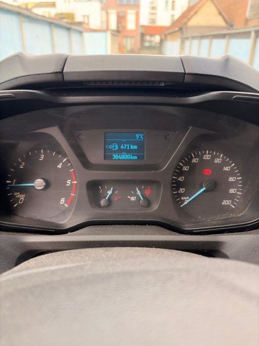 Camioneta 6 locuri Ford Transit Custom