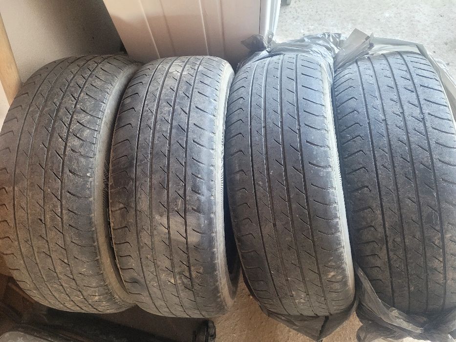 Шина 215/60/R16.