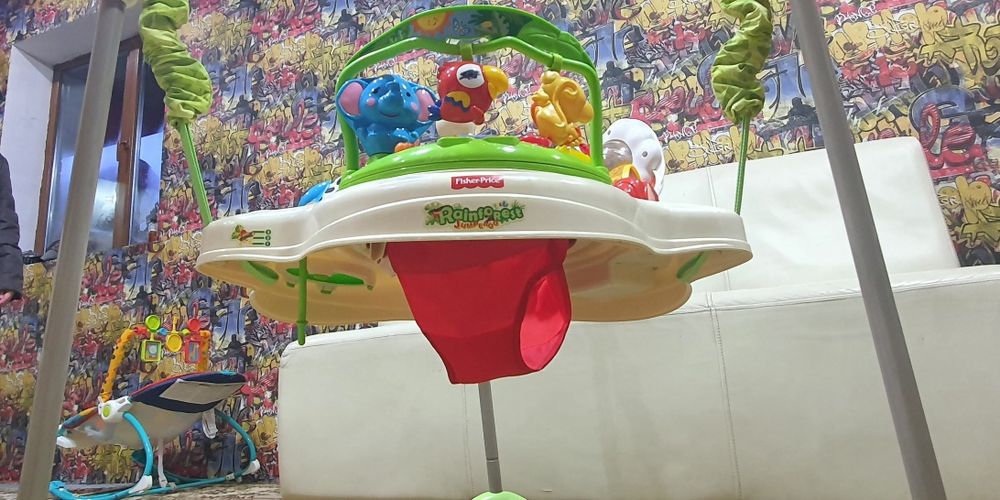Шезлонг попрыгунчик Fisher Price